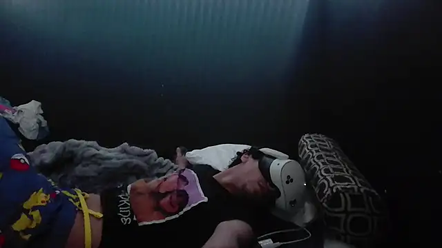 Snapshot of spooky425hd chatting on 05-21-26, 05:25 spooky425hd online show from 05-21-26, 05:25