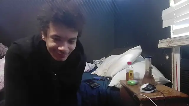 Snapshot of spooky425hd chatting on 06-01-26, 02:08 spooky425hd online show from 06-01-26, 02:08