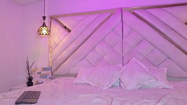 Snapshot of nilaynoa chatting on 02-17-26, 12:12 nilaynoa online show from 02-17-26, 12:12