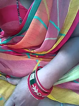 Snapshot of Roshni_20000 chatting on 02-06-26, 08:40 Roshni 20000 online show from 02-06-26, 08:40