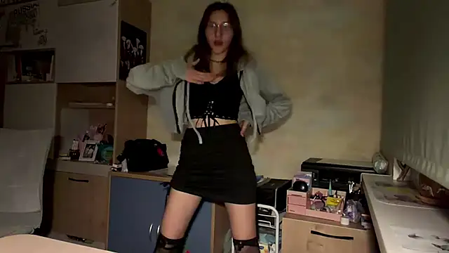 Miaaa Moon online show from 04-18-26, 05:17