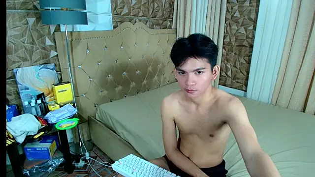 Snapshot of urtwinkjoshx chatting on 02-17-26, 05:04 urtwinkjoshx online show from 02-17-26, 05:04