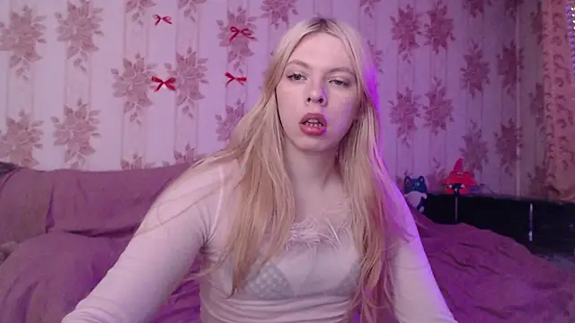 Snapshot of Cutie_Bambi chatting on 02-21-26, 11:00 Cutie Bambi online show from 02-21-26, 11:00