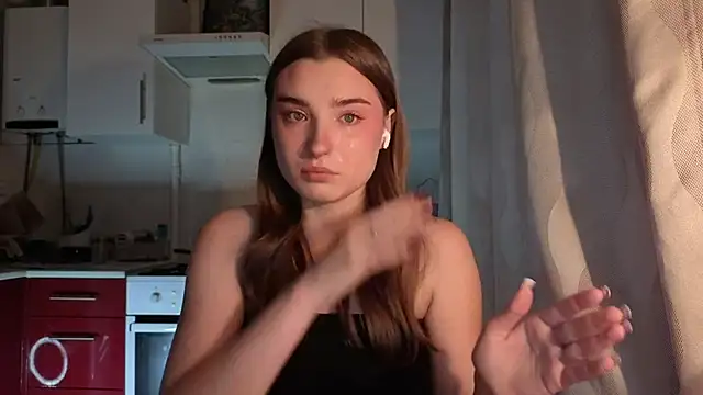 Snapshot of LissaBliss chatting on 05-15-26, 04:14 LissaBliss online show from 05-15-26, 04:14