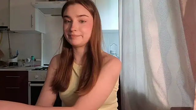Snapshot of LissaBliss chatting on 05-16-26, 12:15 LissaBliss online show from 05-16-26, 12:15