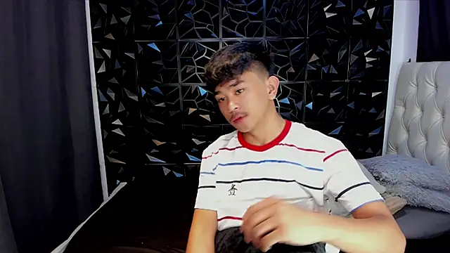 xlovercutietwink online show from 04-05-26, 05:26