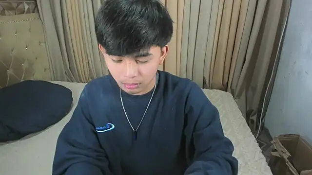 xlovercutietwink online show from 04-13-26, 05:07