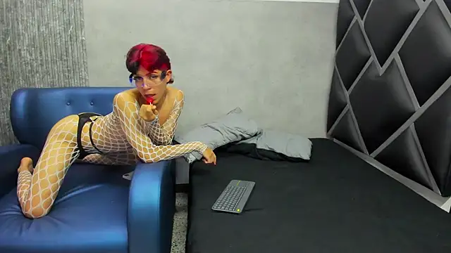 Snapshot of Philipp-Jones chatting on 02-13-26, 12:12 Philipp-Jones online show from 02-13-26, 12:12