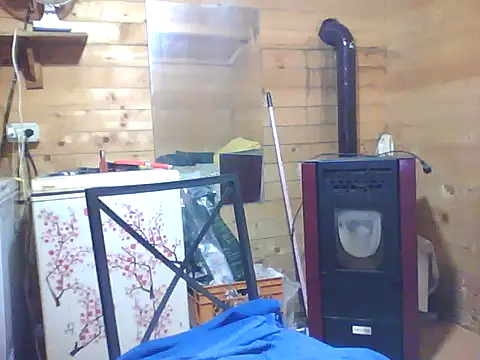 Snapshot of Luanatrav1 chatting on 03-18-26, 02:15 Luanatrav1 online show from 03-18-26, 02:15