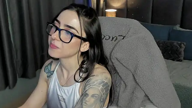 Snapshot of Luna_tagliaferri chatting on 02-20-26, 02:17 Luna tagliaferri online show from 02-20-26, 02:17