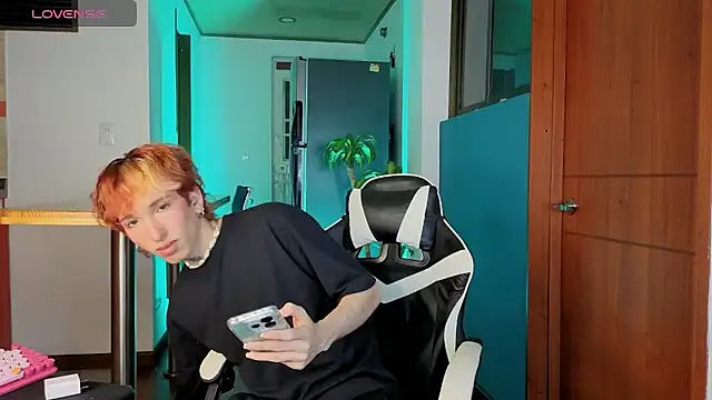 golden twink  online show from 02-11-26, 06:29