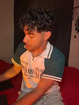 Snapshot of its_alejandro27 chatting on 02-19-26, 01:12 its alejandro27 online show from 02-19-26, 01:12