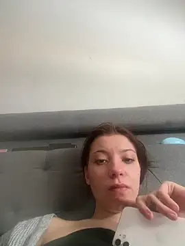 Snapshot of SofieKayla chatting on 02-13-26, 10:33 SofieKayla online show from 02-13-26, 10:33