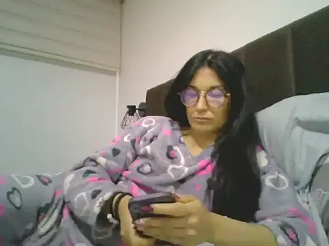 Snapshot of sweetsensations chatting on 04-08-26, 11:05 sweetsensations online show from 04-08-26, 11:05