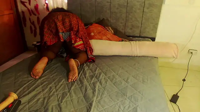 Snapshot of karlaebony chatting on 02-20-26, 03:45 karlaebony online show from 02-20-26, 03:45