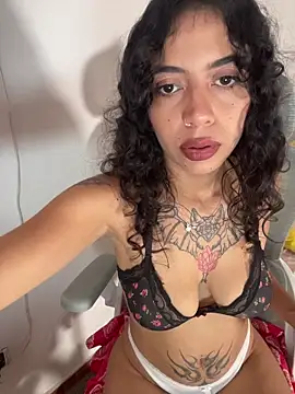 Snapshot of Antonia-bloom chatting on 02-06-26, 09:29 Antonia-bloom online show from 02-06-26, 09:29