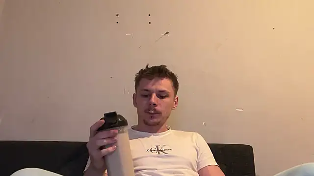 Snapshot of Lucas328706 chatting on 02-15-26, 01:09 Lucas328706 online show from 02-15-26, 01:09