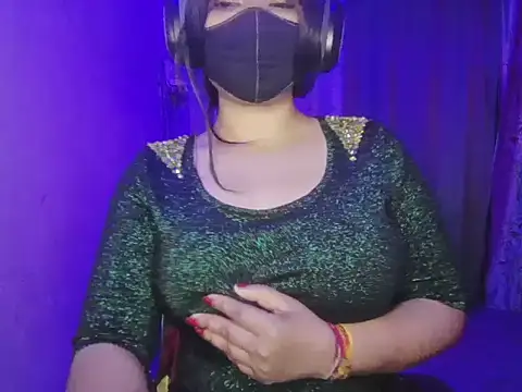 Snapshot of Bold_Beauty_07 chatting on 02-18-26, 07:54 Bold Beauty 07 online show from 02-18-26, 07:54