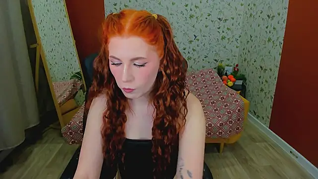 Snapshot of MiraBoom chatting on 02-19-26, 09:44 MiraBoom online show from 02-19-26, 09:44