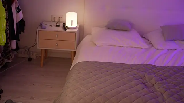 Snapshot of Sarah_Pink chatting on 02-27-25, 05:47 Sarah Pink online show from 02-27-25, 05:47