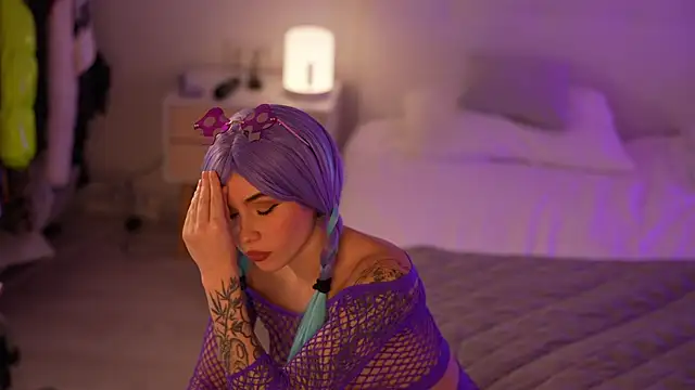 Snapshot of Sarah_Pink chatting on 02-28-25, 05:26 Sarah Pink online show from 02-28-25, 05:26