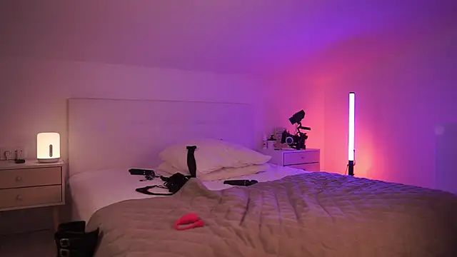 Snapshot of Sarah_Pink chatting on 03-01-25, 08:31 Sarah Pink online show from 03-01-25, 08:31