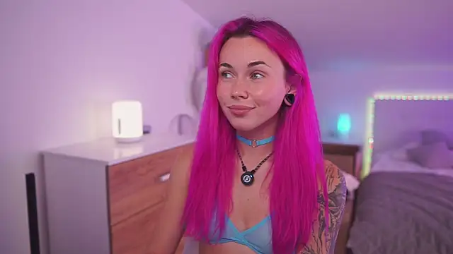 Snapshot of Sarah_Pink chatting on 09-11-25, 04:29 Sarah Pink online show from 09-11-25, 04:29