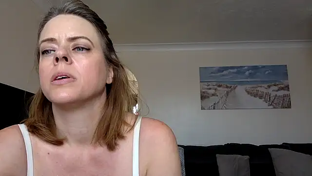 Snapshot of ElizabethArden42- chatting on 04-28-26, 10:42 ElizabethArden42- online show from 04-28-26, 10:42