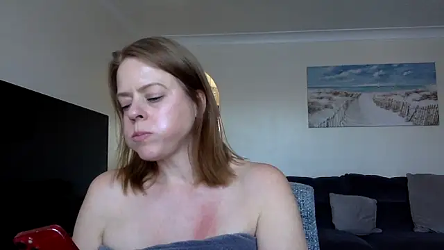 Snapshot of ElizabethArden42- chatting on 04-29-26, 03:38 ElizabethArden42- online show from 04-29-26, 03:38