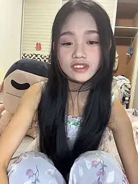 Snapshot of srr6677 chatting on 02-28-26, 11:44 srr6677 online show from 02-28-26, 11:44