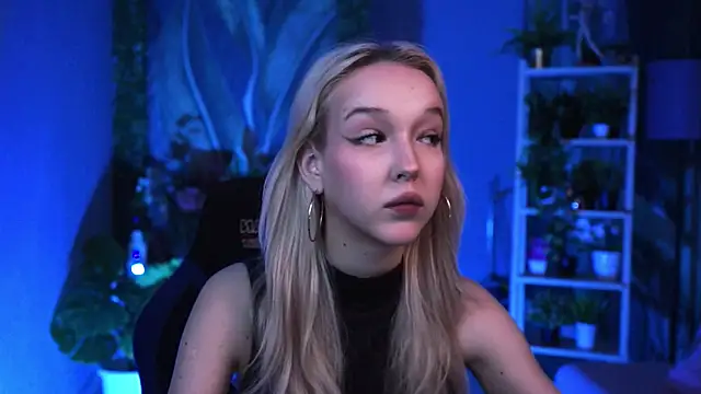 Snapshot of MaoqiBeverly chatting on 02-23-26, 05:54 MaoqiBeverly online show from 02-23-26, 05:54