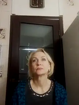 Snapshot of MichelleSolis chatting on 02-05-26, 04:00 MichelleSolis online show from 02-05-26, 04:00