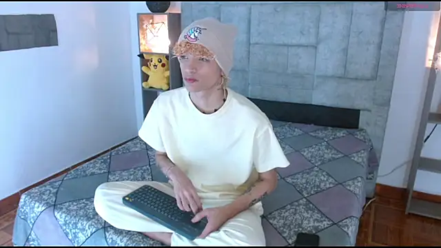 Snapshot of lucke_collins22 chatting on 02-06-26, 05:45 lucke collins22 online show from 02-06-26, 05:45