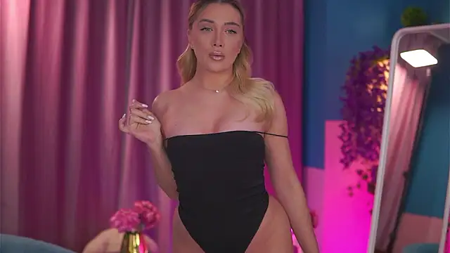 Snapshot of NadyaBlue chatting on 02-16-26, 05:03 NadyaBlue online show from 02-16-26, 05:03