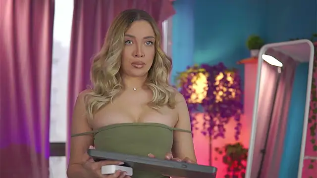 Snapshot of NadyaBlue chatting on 03-02-26, 05:19 NadyaBlue online show from 03-02-26, 05:19