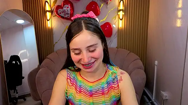 Snapshot of Ariana18_b chatting on 02-20-26, 12:38 Ariana18 b online show from 02-20-26, 12:38