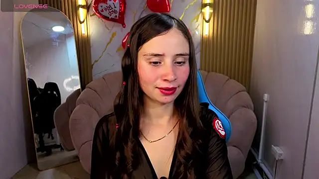 Snapshot of Ariana18_b chatting on 02-23-26, 01:08 Ariana18 b online show from 02-23-26, 01:08