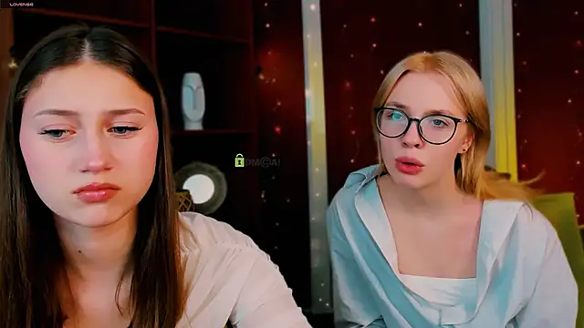 arianaa cat online show from 04-14-26, 06:36