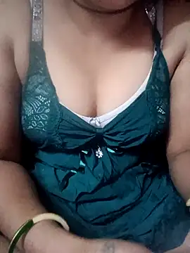 Snapshot of Annuhot143 chatting on 02-15-26, 08:24 Annuhot143 online show from 02-15-26, 08:24