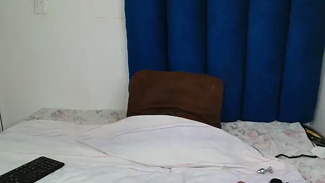 Snapshot of SexyyMandy chatting on 04-21-26, 02:45 SexyyMandy online show from 04-21-26, 02:45