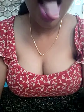 Snapshot of mistii07 chatting on 06-20-26, 10:18 mistii07 online show from 06-20-26, 10:18
