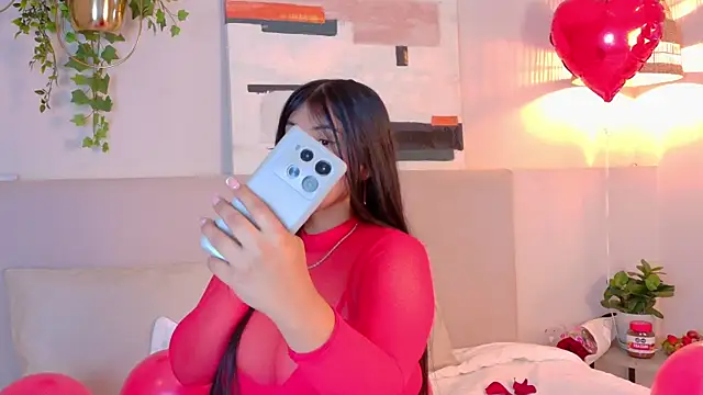 Snapshot of VioletBloomm chatting on 02-14-26, 11:51 VioletBloomm online show from 02-14-26, 11:51