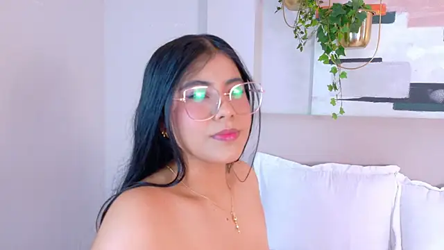 VioletBloomm online show from 05-26-26, 11:17