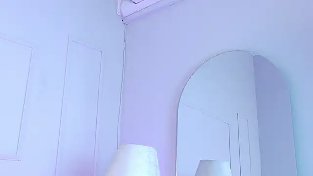 VioletBloomm online show from 05-27-26, 11:51