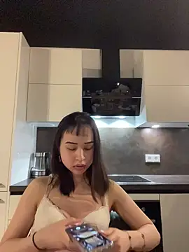 Snapshot of Just-Lilly chatting on 03-27-26, 01:00 Just-Lilly online show from 03-27-26, 01:00