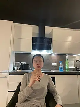 Snapshot of Just-Lilly chatting on 04-10-26, 01:49 Just-Lilly online show from 04-10-26, 01:49