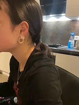 Snapshot of Just-Lilly chatting on 04-11-26, 07:51 Just-Lilly online show from 04-11-26, 07:51