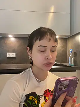 Snapshot of Just-Lilly chatting on 06-08-26, 03:45 Just-Lilly online show from 06-08-26, 03:45