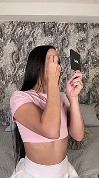 Snapshot of Mialarouse chatting on 02-02-26, 10:41 Mialarouse online show from 02-02-26, 10:41