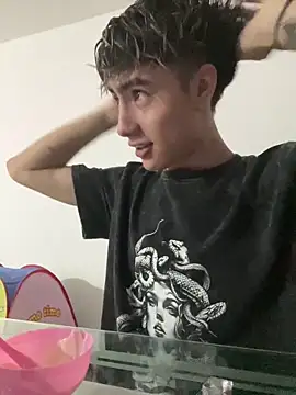 AlexanderCollman2 online show from 04-01-26, 03:07